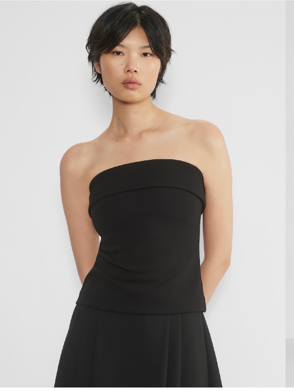 Aritiza FigureKnit Eyecatcher Tube Top - L